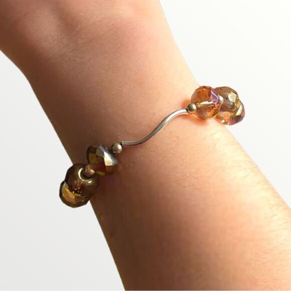 Wavy AB Beaded Stretch Bracelet - Picture 2 of 10